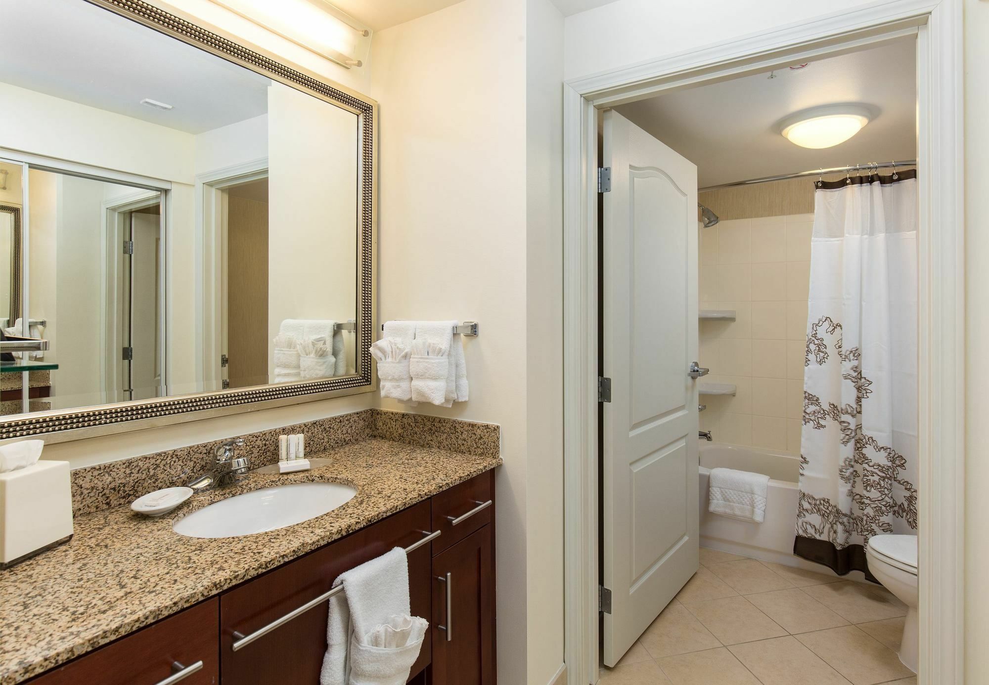 Residence Inn By Marriott Springfield Old Keene Mill Εξωτερικό φωτογραφία
